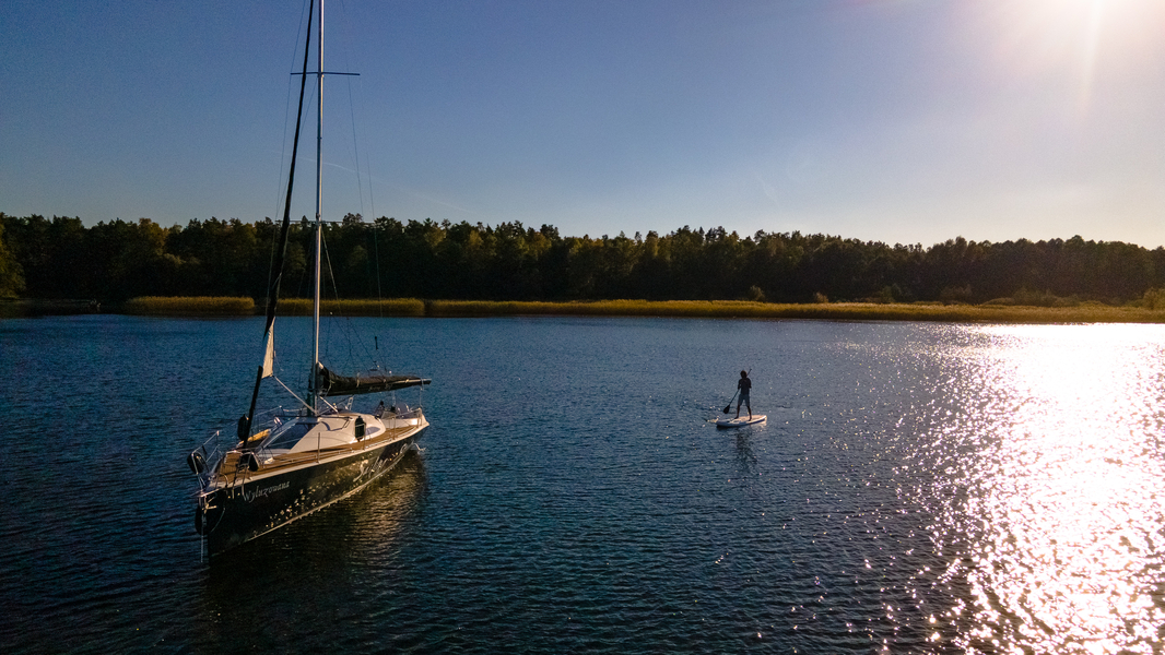 Zdjęcie na okładce dla Sailing Life Style – Rejsy jachtem po Mazurach | Mikołajki
